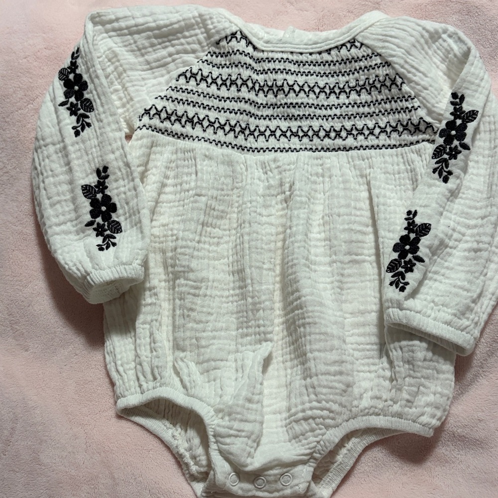 RZ Rachel Zoe 1-Piece Baby Girl Cotton Romper 6-9M Embroidered Floral & Smocking